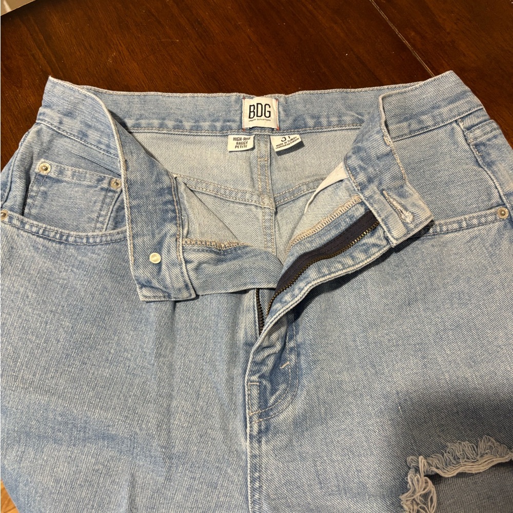 BDG by Urban Outfitters Distressed Light Blue Jeans - Picture 3 of 4